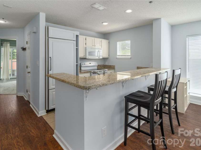 17919 Kings Point Drive, Cornelius, NC 28031.  MLS# CAR4397416, YatesRealty ID 20233. 