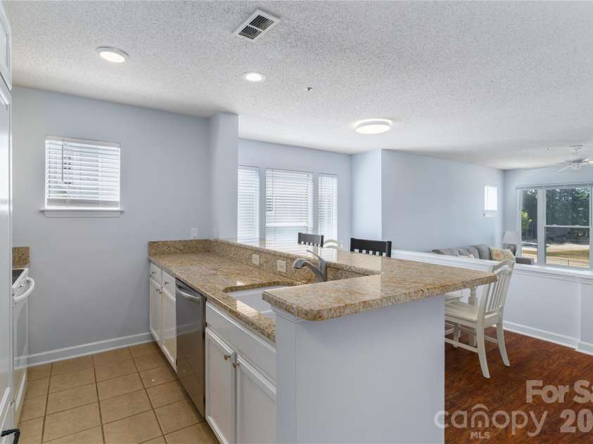 17919 Kings Point Drive, Cornelius, NC 28031.  MLS# CAR4397416, YatesRealty ID 20233. 