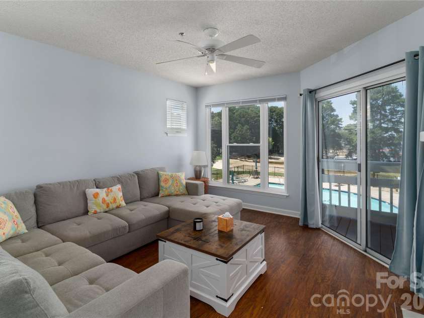 17919 Kings Point Drive, Cornelius, NC 28031.  MLS# CAR4397416, YatesRealty ID 20233. 