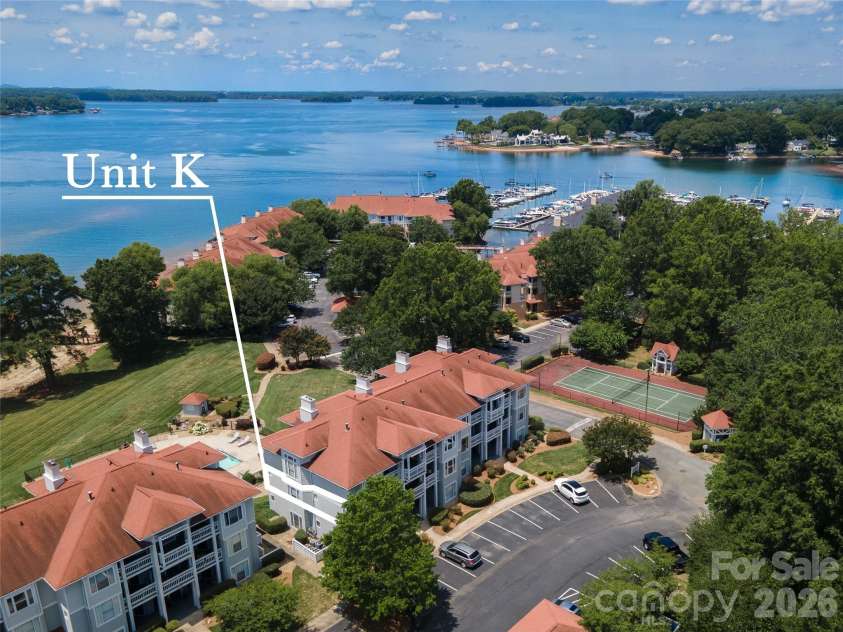 17919 Kings Point Drive, Cornelius, NC 28031.  MLS# CAR4397416, YatesRealty ID 20233. 