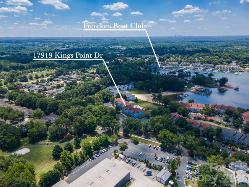 17919 Kings Point Drive, Cornelius, NC 28031.  MLS# CAR4397416, YatesRealty ID 20233. 
