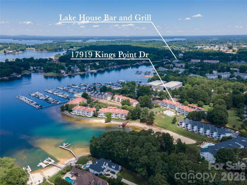 17919 Kings Point Drive, Cornelius, NC 28031.  MLS# CAR4397416, YatesRealty ID 20233. 