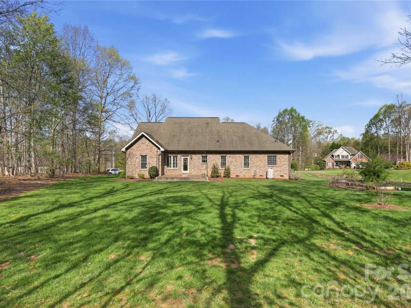 112 Houpe Ridge Lane, Statesville, NC 28625.  MLS# CAR4361993, YatesRealty ID 20235. 
