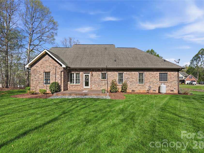 112 Houpe Ridge Lane, Statesville, NC 28625.  MLS# CAR4361993, YatesRealty ID 20235. 