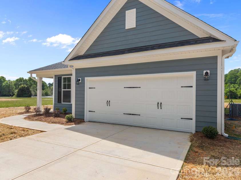165 Eagle Drive, Salisbury, NC 28144.  MLS# CAR4364211, YatesRealty ID 20236. 