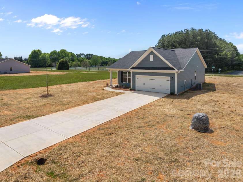 165 Eagle Drive, Salisbury, NC 28144.  MLS# CAR4364211, YatesRealty ID 20236. 