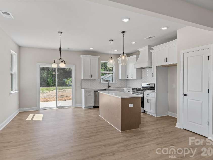 165 Eagle Drive, Salisbury, NC 28144.  MLS# CAR4364211, YatesRealty ID 20236. 