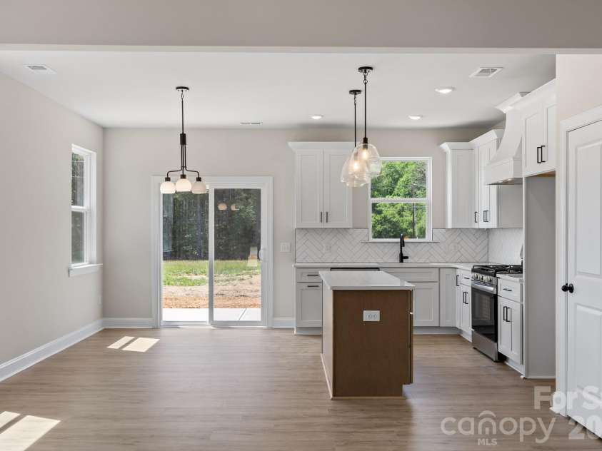 165 Eagle Drive, Salisbury, NC 28144.  MLS# CAR4364211, YatesRealty ID 20236. 