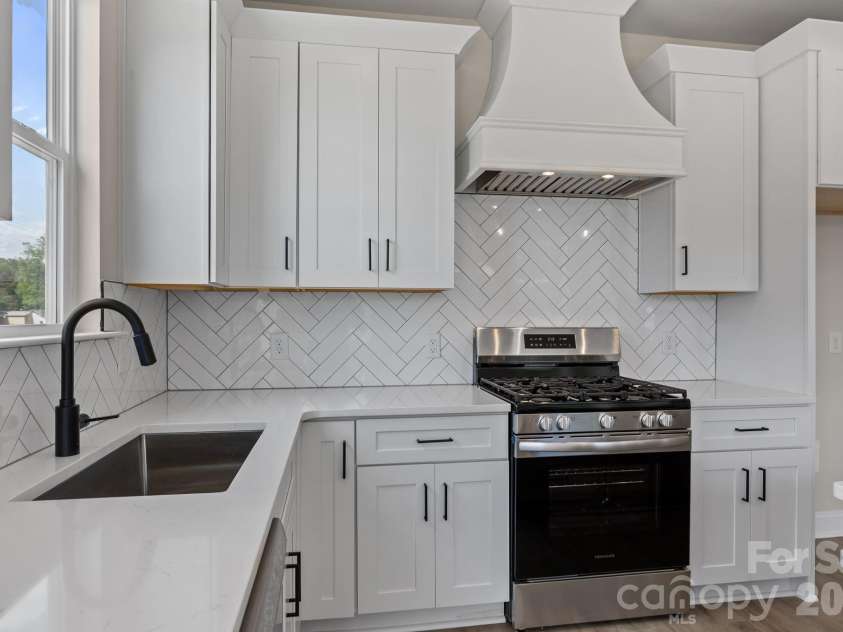 165 Eagle Drive, Salisbury, NC 28144.  MLS# CAR4364211, YatesRealty ID 20236. 