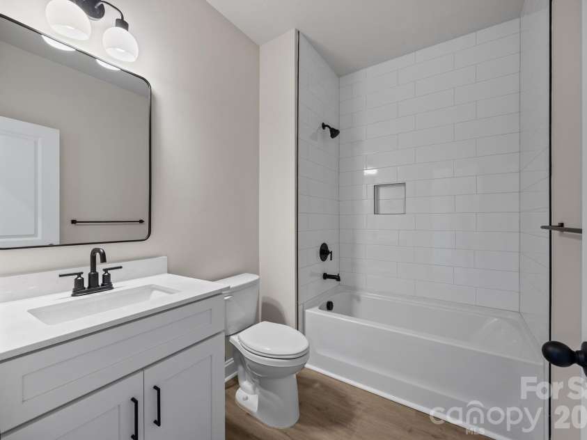 165 Eagle Drive, Salisbury, NC 28144.  MLS# CAR4364211, YatesRealty ID 20236. Bathroom 1
