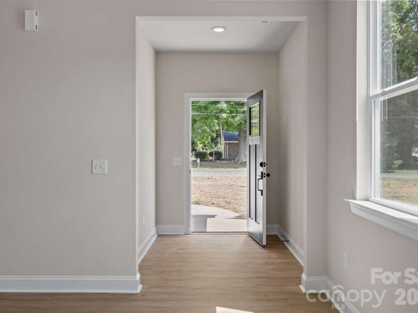 165 Eagle Drive, Salisbury, NC 28144.  MLS# CAR4364211, YatesRealty ID 20236. Entry
