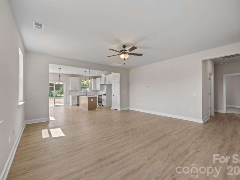 165 Eagle Drive, Salisbury, NC 28144.  MLS# CAR4364211, YatesRealty ID 20236. Main Living Area