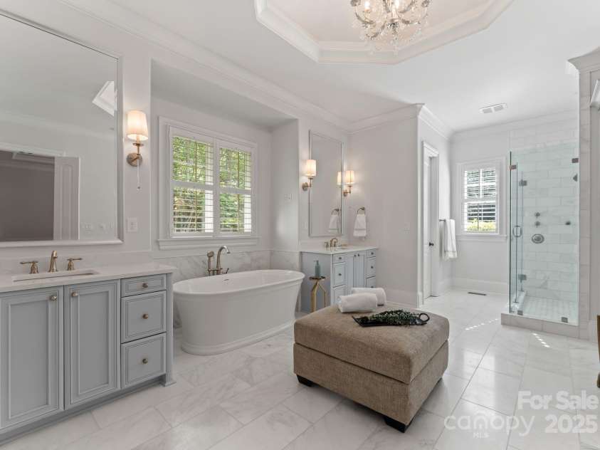 200 Highland Forest Drive, Charlotte, NC 28270.  MLS# CAR4242053, YatesRealty ID 20236. Spa like, fully updated primary bath.
