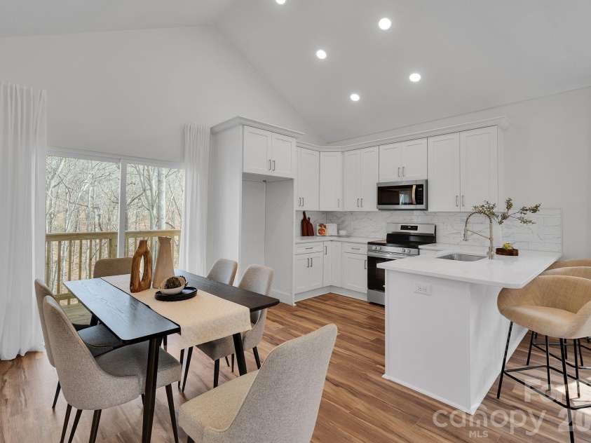 122 Plum Tree Lane, Statesville, NC 28677.  MLS# CAR4346526, YatesRealty ID 20237. 