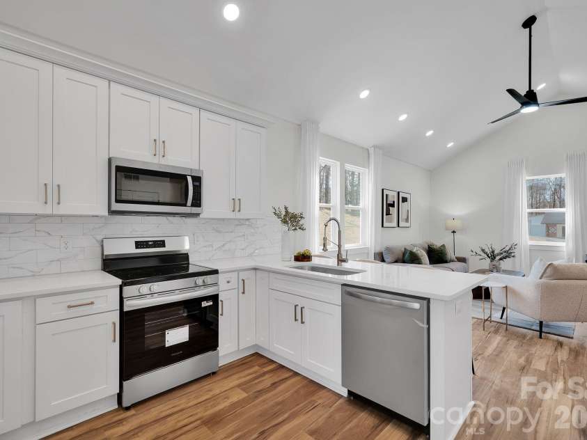 122 Plum Tree Lane, Statesville, NC 28677.  MLS# CAR4346526, YatesRealty ID 20237. 
