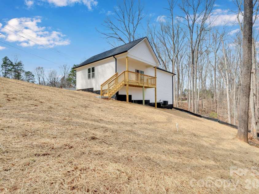 122 Plum Tree Lane, Statesville, NC 28677.  MLS# CAR4346526, YatesRealty ID 20237. 