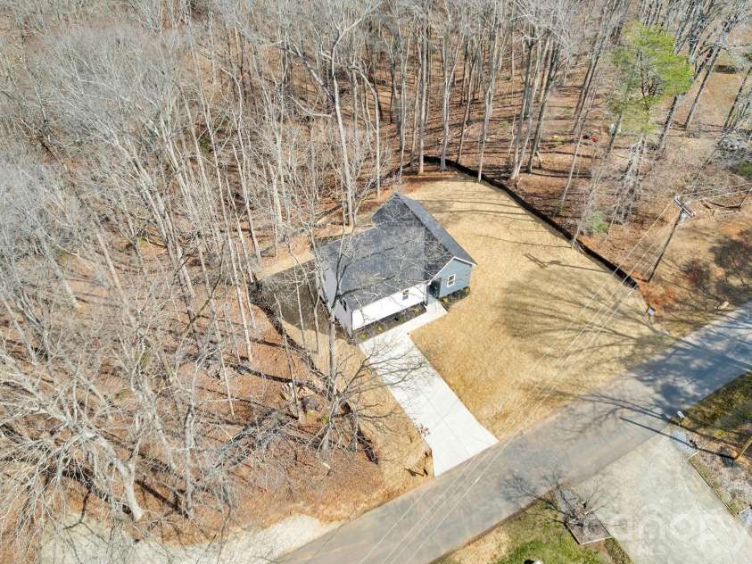 122 Plum Tree Lane, Statesville, NC 28677.  MLS# CAR4346526, YatesRealty ID 20237. 