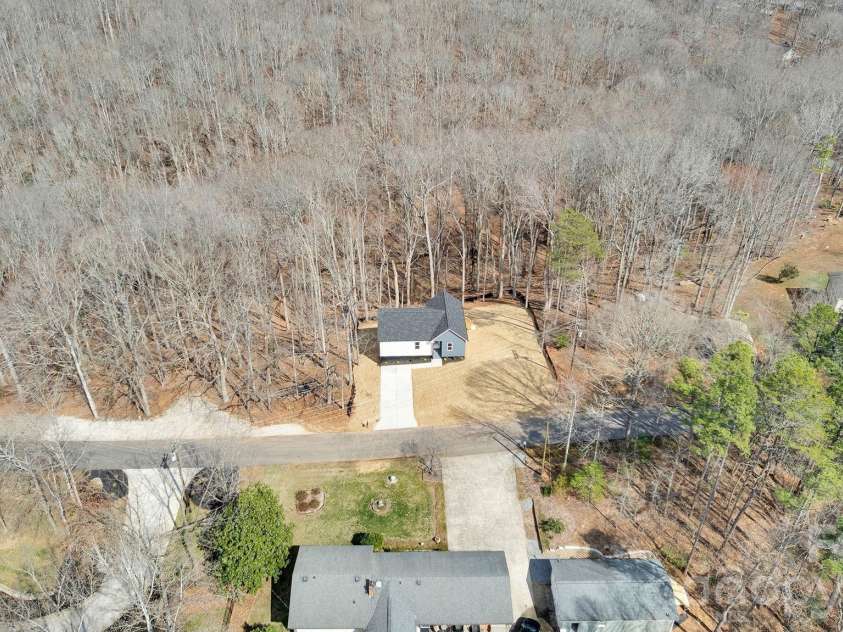 122 Plum Tree Lane, Statesville, NC 28677.  MLS# CAR4346526, YatesRealty ID 20237. 
