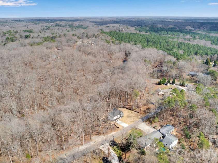122 Plum Tree Lane, Statesville, NC 28677.  MLS# CAR4346526, YatesRealty ID 20237. 