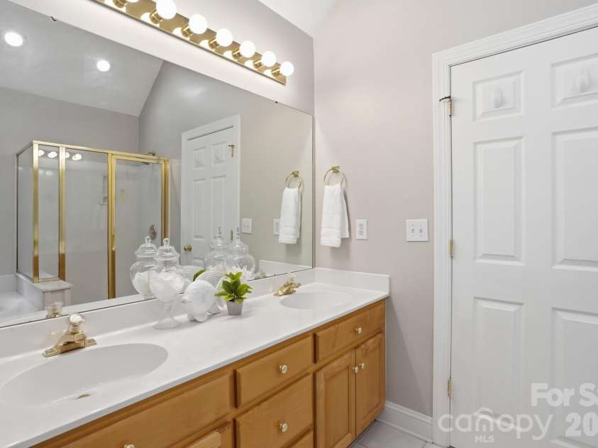 12126 Willingdon Road, Huntersville, NC 28078.  MLS# CAR4378193, YatesRealty ID 20238. 