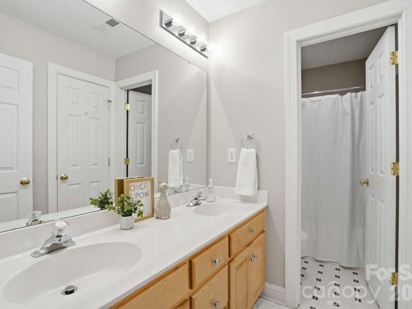 12126 Willingdon Road, Huntersville, NC 28078.  MLS# CAR4378193, YatesRealty ID 20238. 