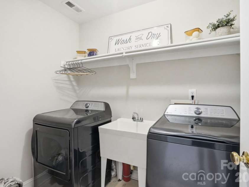 12126 Willingdon Road, Huntersville, NC 28078.  MLS# CAR4378193, YatesRealty ID 20238. 