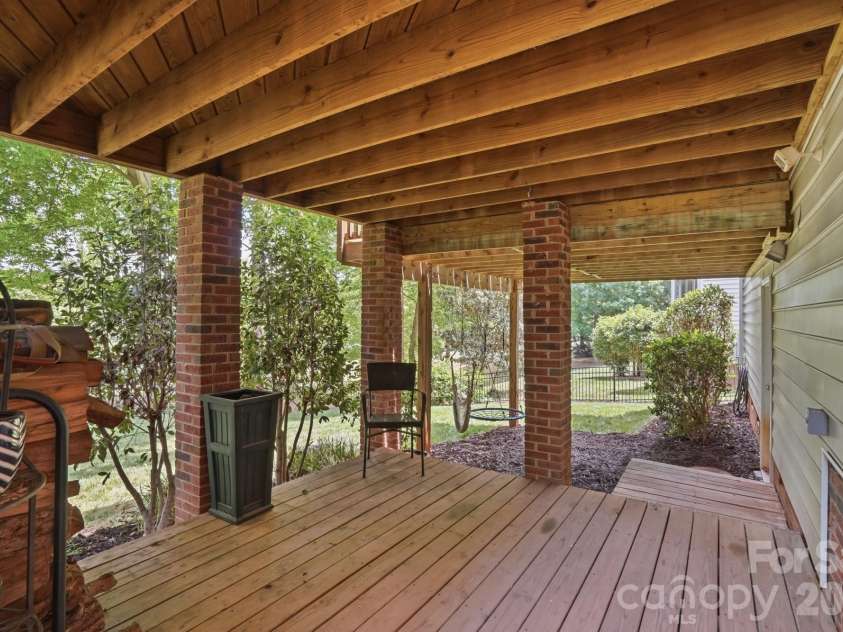 12126 Willingdon Road, Huntersville, NC 28078.  MLS# CAR4378193, YatesRealty ID 20238. 