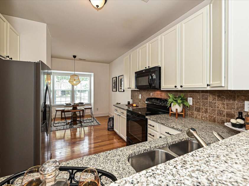 6505 Central Pacific Avenue, Charlotte, NC 28210.  MLS# CAR4258568, YatesRealty ID 20238. 