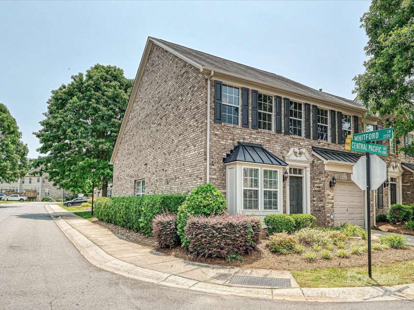 6505 Central Pacific Avenue, Charlotte, NC 28210.  MLS# CAR4258568, YatesRealty ID 20238. 