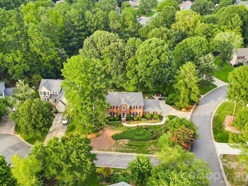 4113 Hallam Court, Charlotte, NC 28269.  MLS# CAR4410743, YatesRealty ID 20239. 