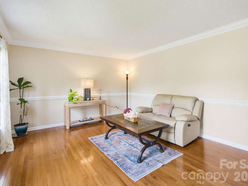 4113 Hallam Court, Charlotte, NC 28269.  MLS# CAR4410743, YatesRealty ID 20239. 