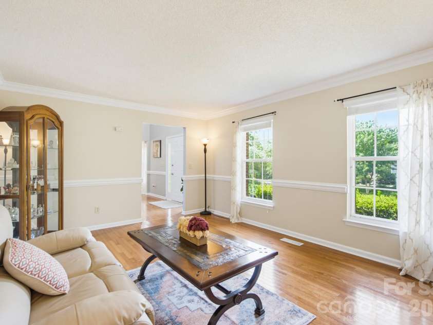 4113 Hallam Court, Charlotte, NC 28269.  MLS# CAR4410743, YatesRealty ID 20239. 