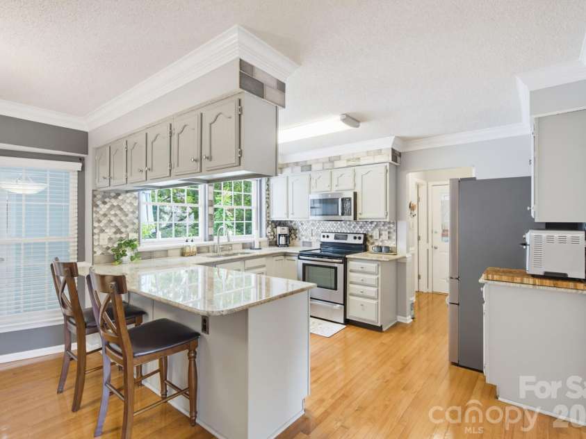 4113 Hallam Court, Charlotte, NC 28269.  MLS# CAR4410743, YatesRealty ID 20239. 