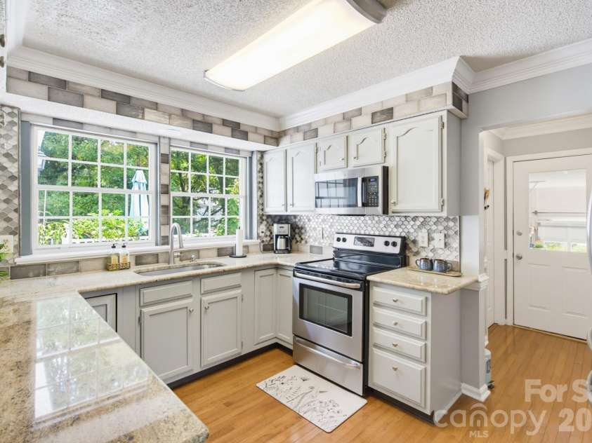4113 Hallam Court, Charlotte, NC 28269.  MLS# CAR4410743, YatesRealty ID 20239. 