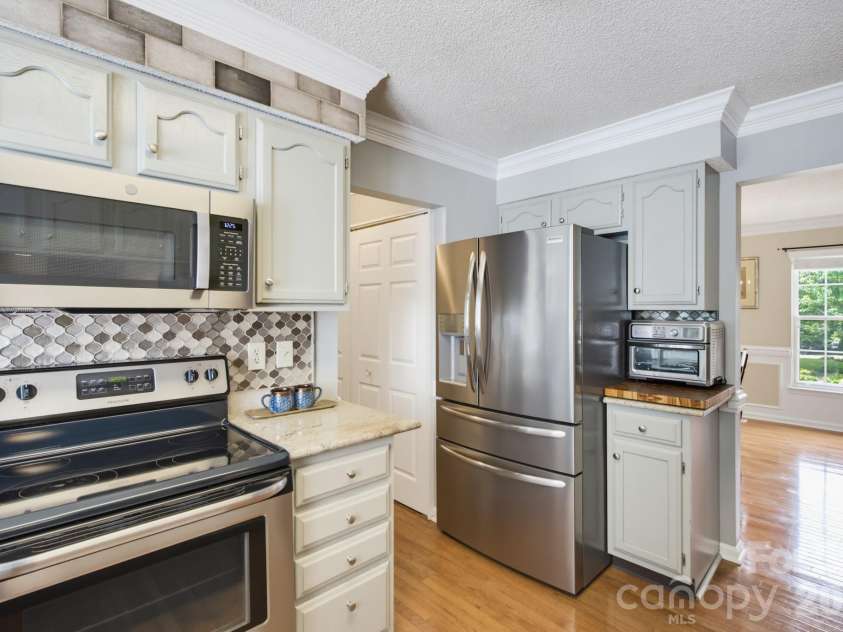 4113 Hallam Court, Charlotte, NC 28269.  MLS# CAR4410743, YatesRealty ID 20239. 