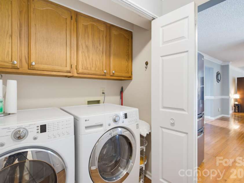 4113 Hallam Court, Charlotte, NC 28269.  MLS# CAR4410743, YatesRealty ID 20239. 