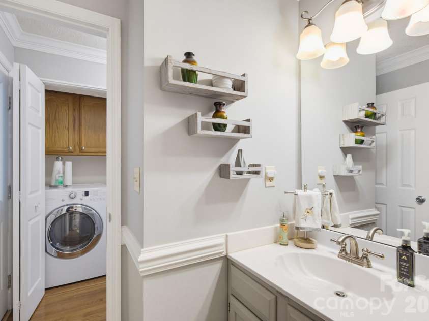 4113 Hallam Court, Charlotte, NC 28269.  MLS# CAR4410743, YatesRealty ID 20239. 