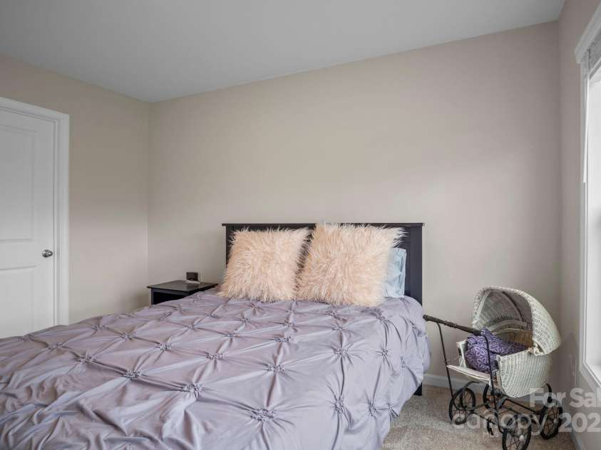 558 Big Sur Loop, Asheville, NC 28806.  MLS# CAR4251512, YatesRealty ID 20239. 
