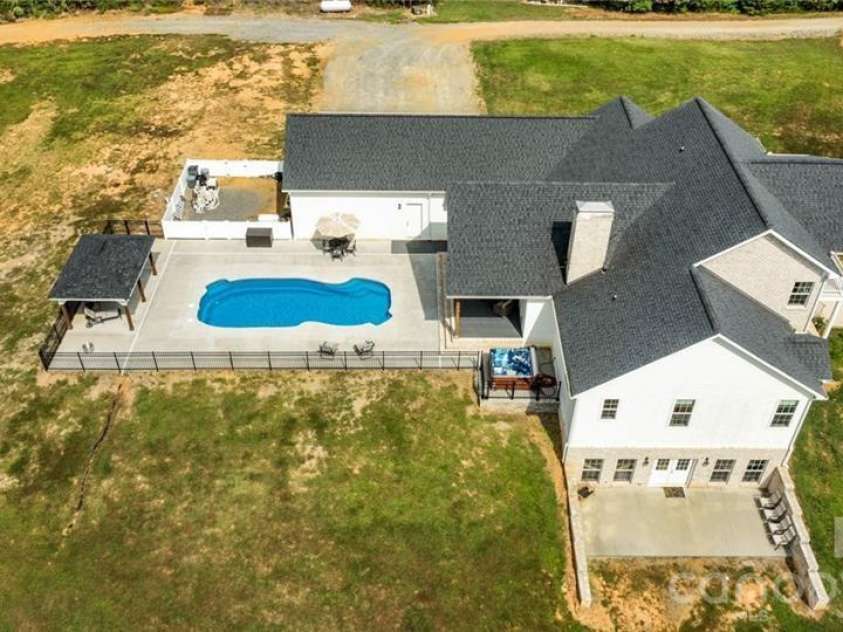 204 Violet Ridge, Lowgap, NC 27024.  MLS# CAR4335241, YatesRealty ID 2024. 