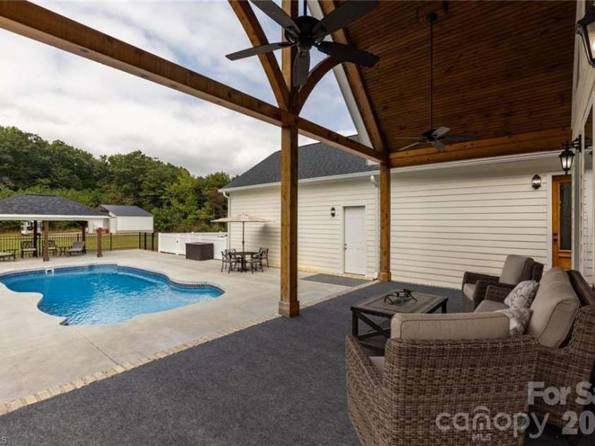 204 Violet Ridge, Lowgap, NC 27024.  MLS# CAR4335241, YatesRealty ID 2024. 