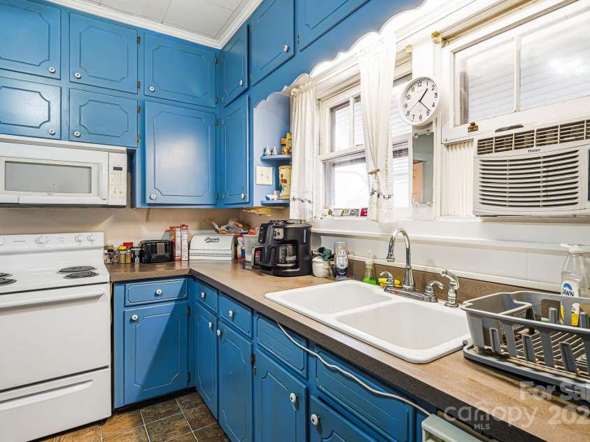 209 Arlington Street, Forest City, NC 28043.  MLS# CAR4210406, YatesRealty ID 2024. 