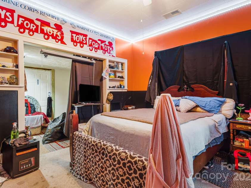 209 Arlington Street, Forest City, NC 28043.  MLS# CAR4210406, YatesRealty ID 2024. 