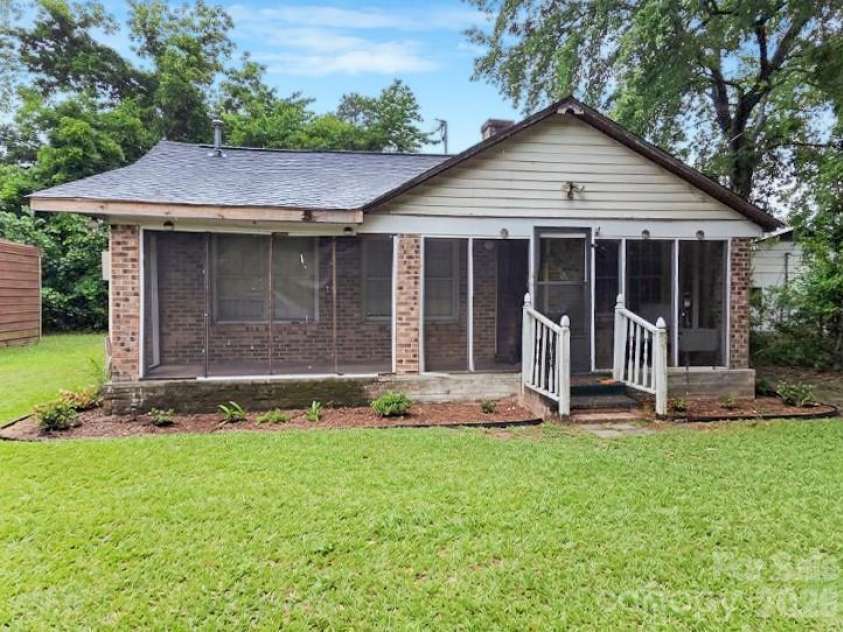 505 Marlboro Street, Bennettsville, SC 29512.  MLS# CAR4378279, YatesRealty ID 20240. 