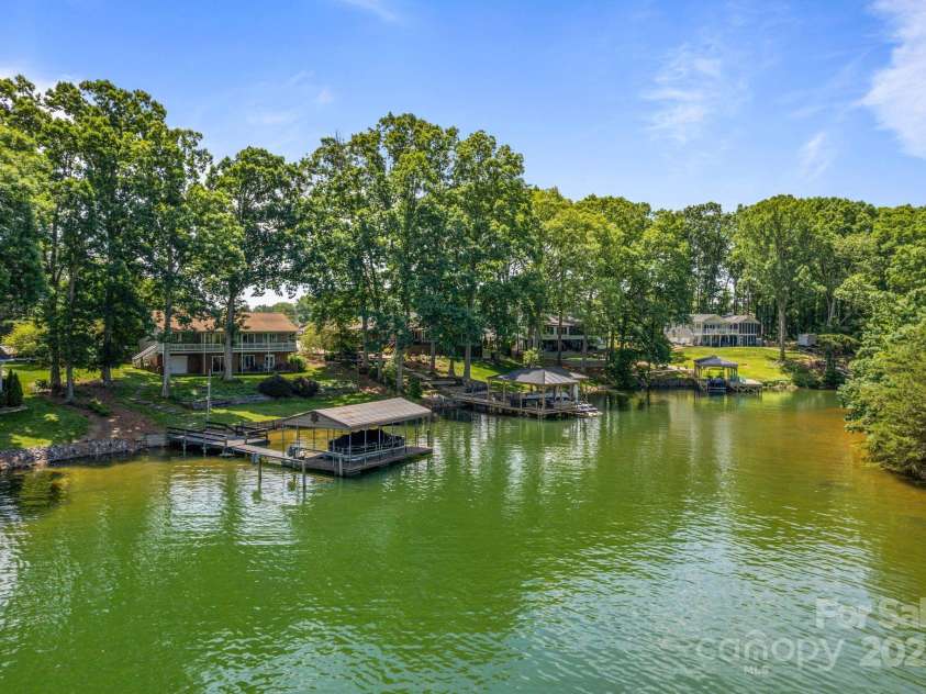 5153 Glenwood Street, Sherrills Ford, NC 28673.  MLS# CAR4261385, YatesRealty ID 20240. 