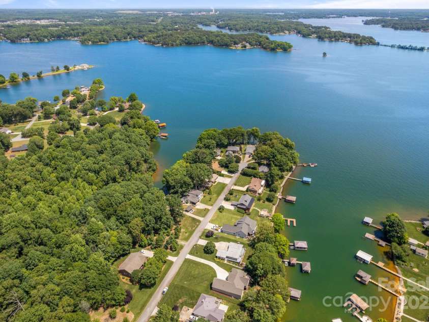 5153 Glenwood Street, Sherrills Ford, NC 28673.  MLS# CAR4261385, YatesRealty ID 20240. 