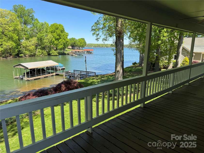 5153 Glenwood Street, Sherrills Ford, NC 28673.  MLS# CAR4261385, YatesRealty ID 20240. 