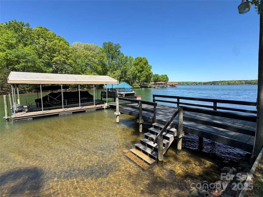 5153 Glenwood Street, Sherrills Ford, NC 28673.  MLS# CAR4261385, YatesRealty ID 20240. 