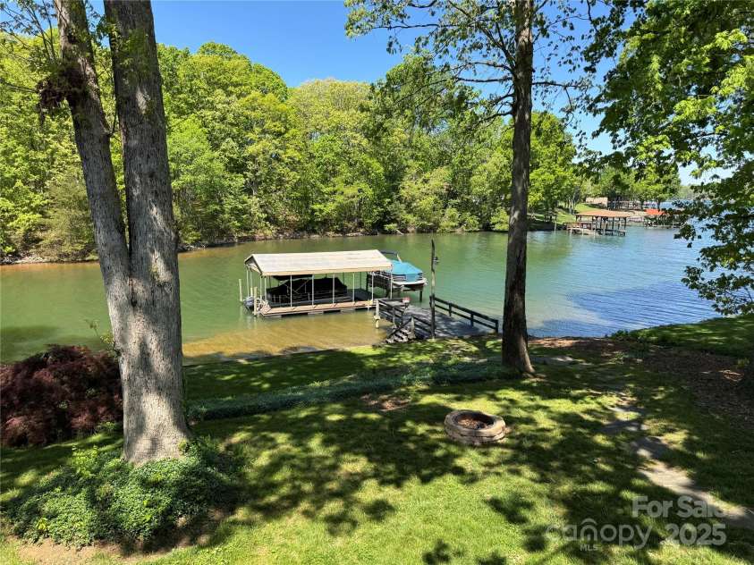 5153 Glenwood Street, Sherrills Ford, NC 28673.  MLS# CAR4261385, YatesRealty ID 20240. 