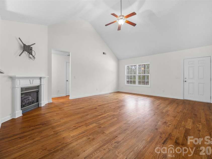 6115 Chandler Road, Clover, SC 29710.  MLS# CAR4354005, YatesRealty ID 20241. 
