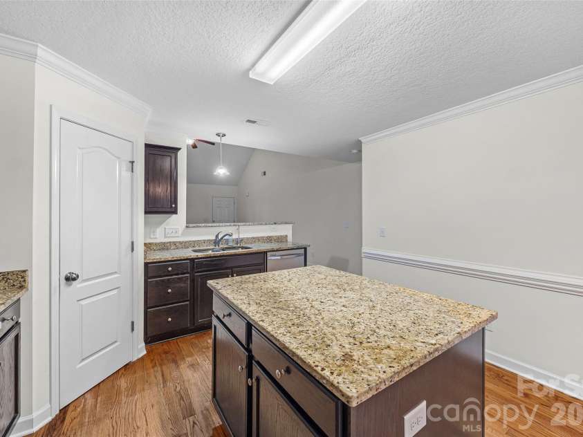 6115 Chandler Road, Clover, SC 29710.  MLS# CAR4354005, YatesRealty ID 20241. 